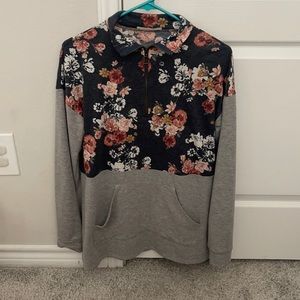 Flower/gray top w/half zip